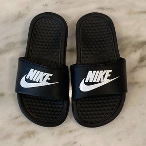 Kids Nike slides, good used condition size 12C
